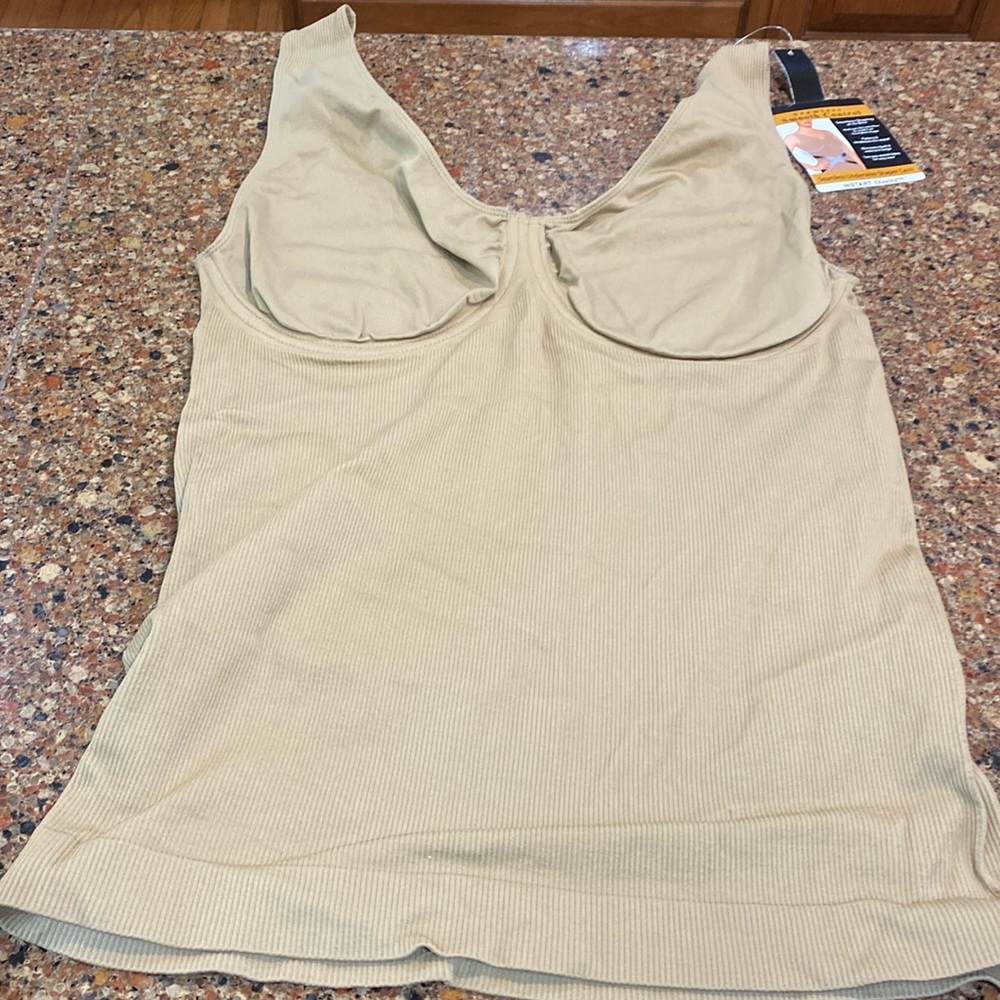 *****CLEARANCE*****  NWT SEAMLESS UNDERWIRE SHAPER CAMI